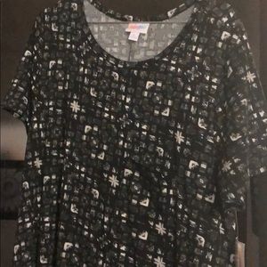 Large black and white Carly